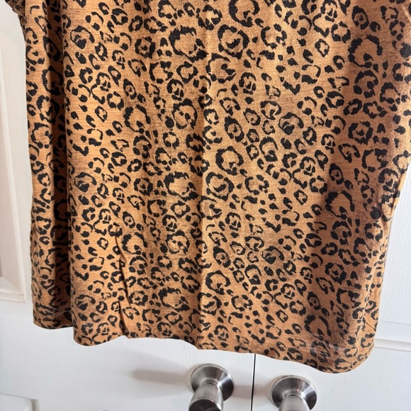 Ava & Viv Women’s Leopard Print V-Neck Top Brown Black Short Sleeve Size 1X - Picture 4 of 8